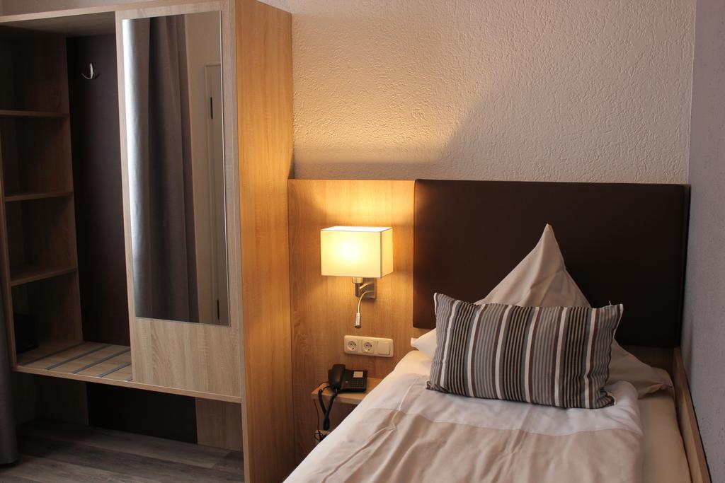 Hotel Restaurant Kromberg Remscheid Rum bild