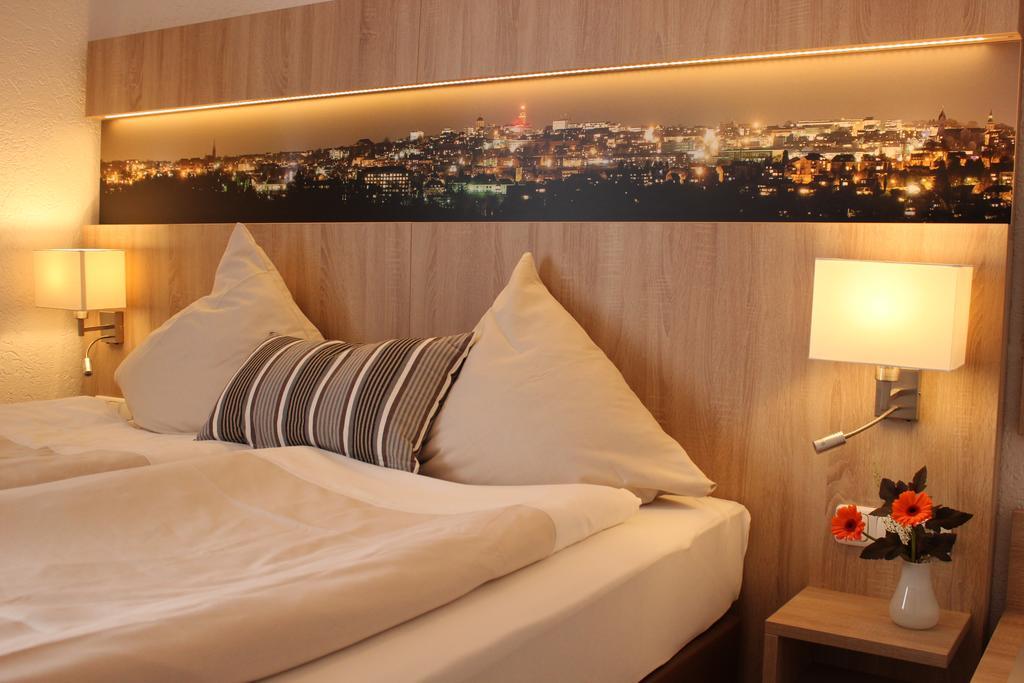 Hotel Restaurant Kromberg Remscheid Rum bild