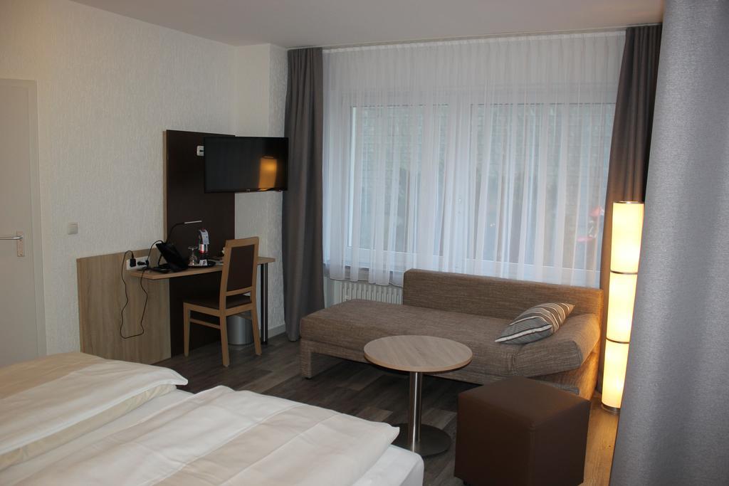 Hotel Restaurant Kromberg Remscheid Exteriör bild